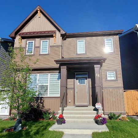 Delightful 1-Bedroom Private Suite In A New Home YYC Exterior foto